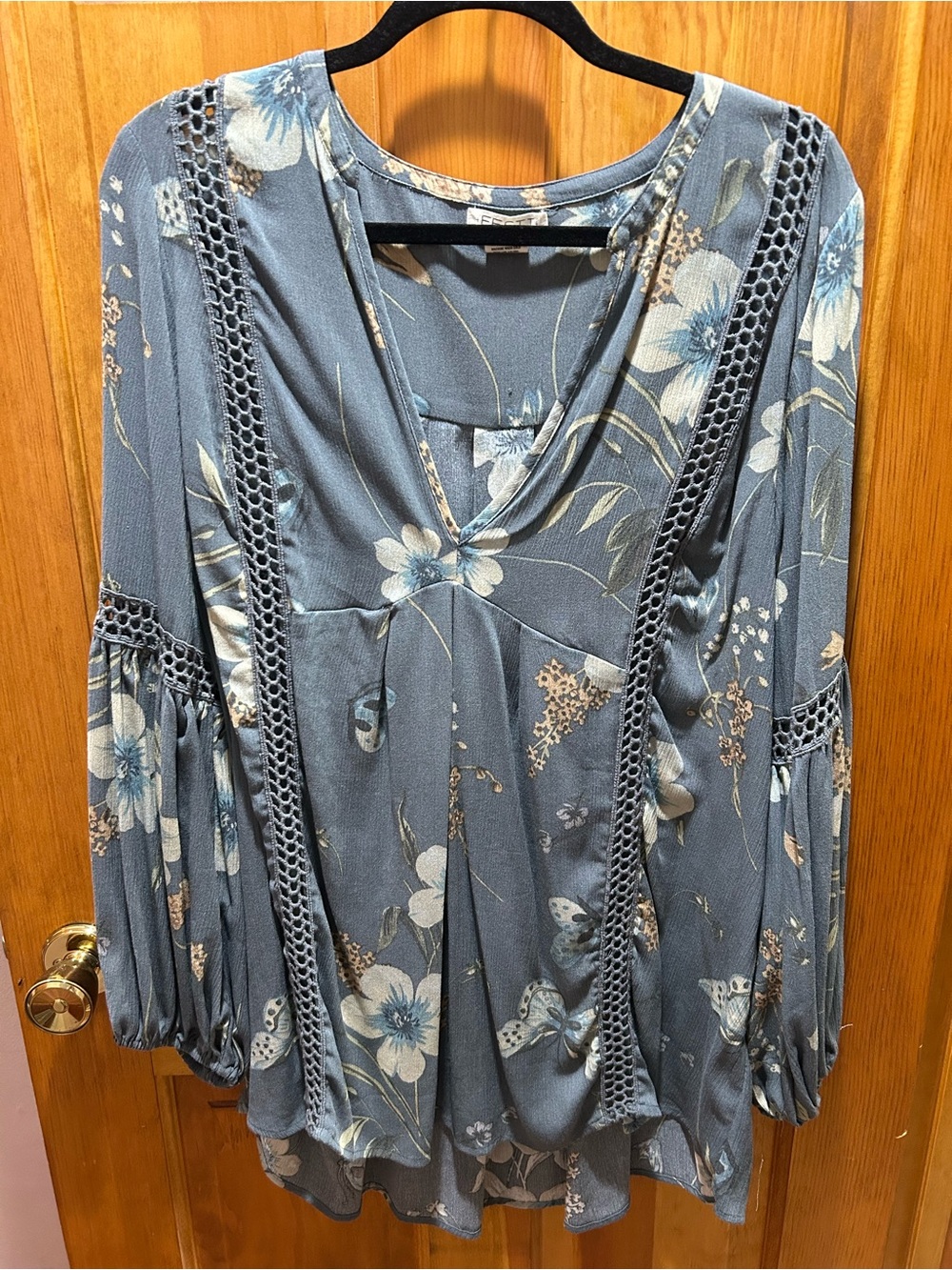 torrid festi Floral Lace-Trim V-Neck Peasant Top in Dusty Blue